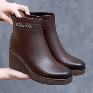 羊皮坡跟短靴女秋冬软底中年妈妈靴舒适不累脚高跟鞋加绒保暖棉鞋
