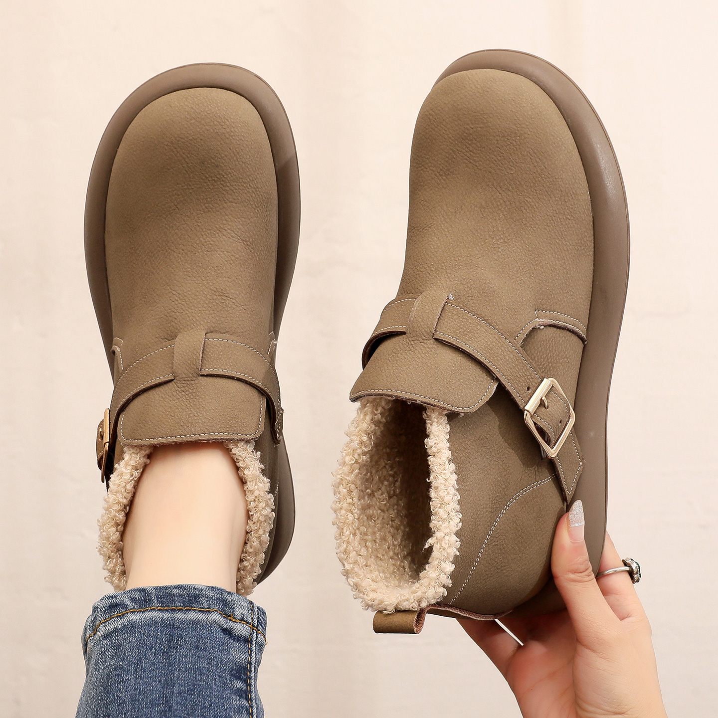 真皮雪地靴女秋冬厚底勃肯鞋平底舒适妈妈棉鞋软底保暖加绒毛毛鞋