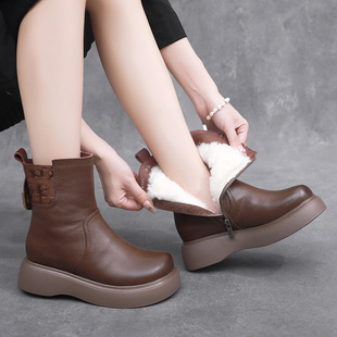 妈妈短靴厚底保暖羊毛里棉鞋 子41一43靴子冬季 女鞋 真皮中筒靴大码