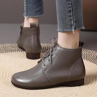 真皮软底软面妈妈鞋平底圆头马丁靴秋冬季加绒短靴中老年皮鞋女鞋