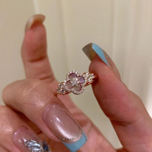 法式绮丽樱粉色千金感贝母四叶草戒指甜美精致镭射时尚开口指环