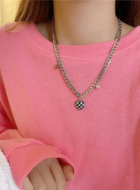 甜酷风棋盘格爱心项链ins
