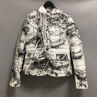 圣迪家女式复古韵味抽象印花短款羽绒服90白鸭绒2462