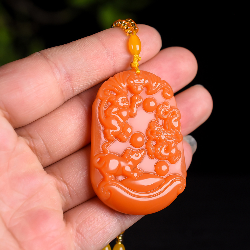 新疆和田玉黄龙玉三合贵人生肖吊坠黄玉十二生肖鼠龙猴挂件平安牌