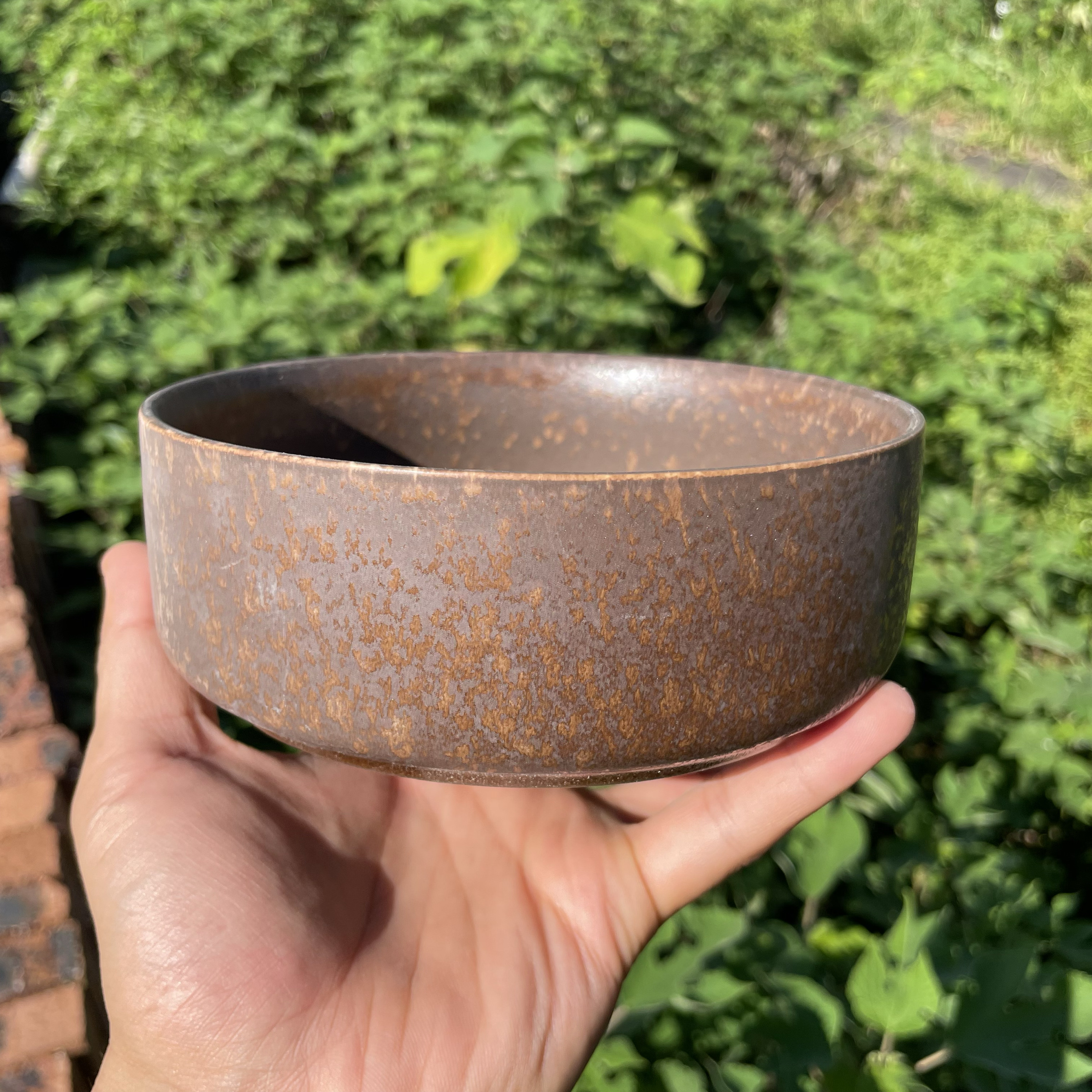 日式粗陶褐色陶瓷面碗5.8英寸家用汤碗折边直口做旧风格大号饭碗