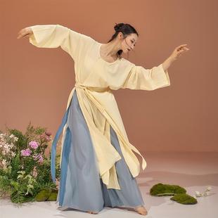 粉墨千秋 原创设计改良黄色唐制圆领袍古典舞舞蹈服