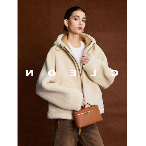 BTRS M丨进口美利努羊羔毛皮毛一体年轻款连帽皮草外套女2025新款