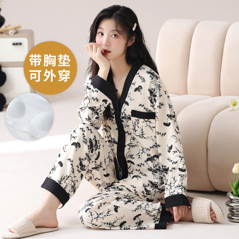 女带胸垫一体长袖睡衣套装