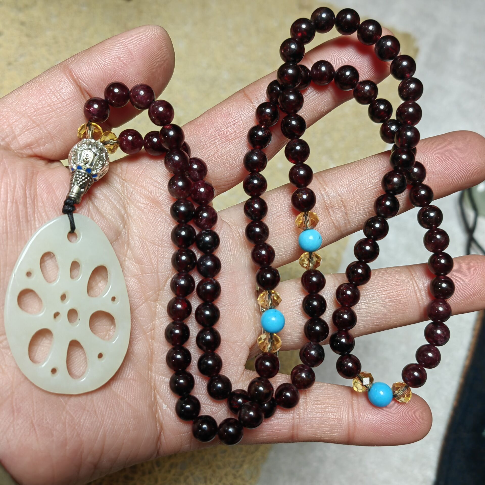 正品天然新疆和田白玉莲连财片玉挂件吊坠藕片 石榴石毛衣链项链