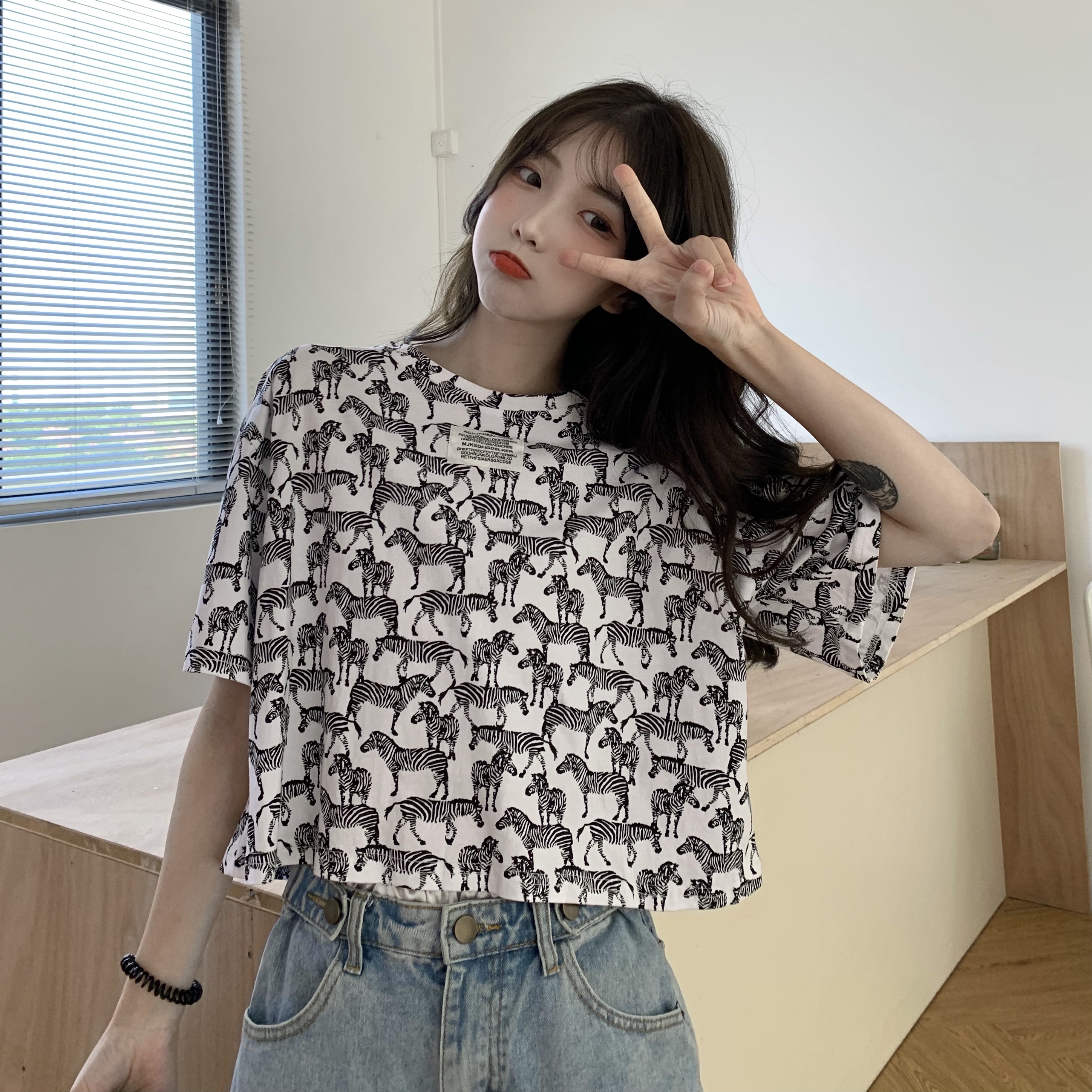 Real photo zebra print letter patch short short sleeve T-shirt student