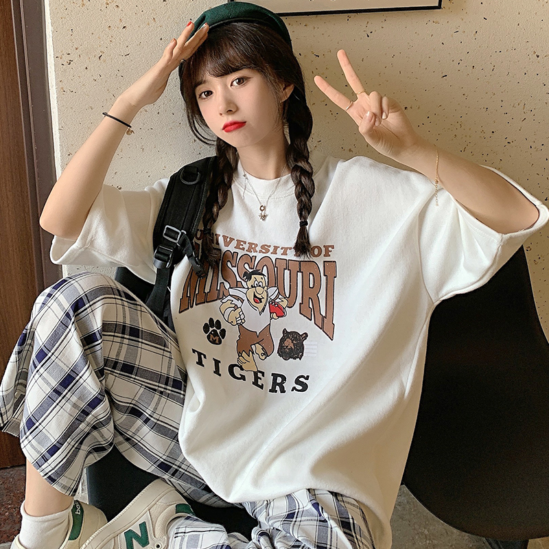 Real shot of Korean loose short sleeve T-shirt in spring and summer