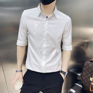 B302 CS237 2021夏新款彩色蝴蝶印花中袖衬衫 社会风图片