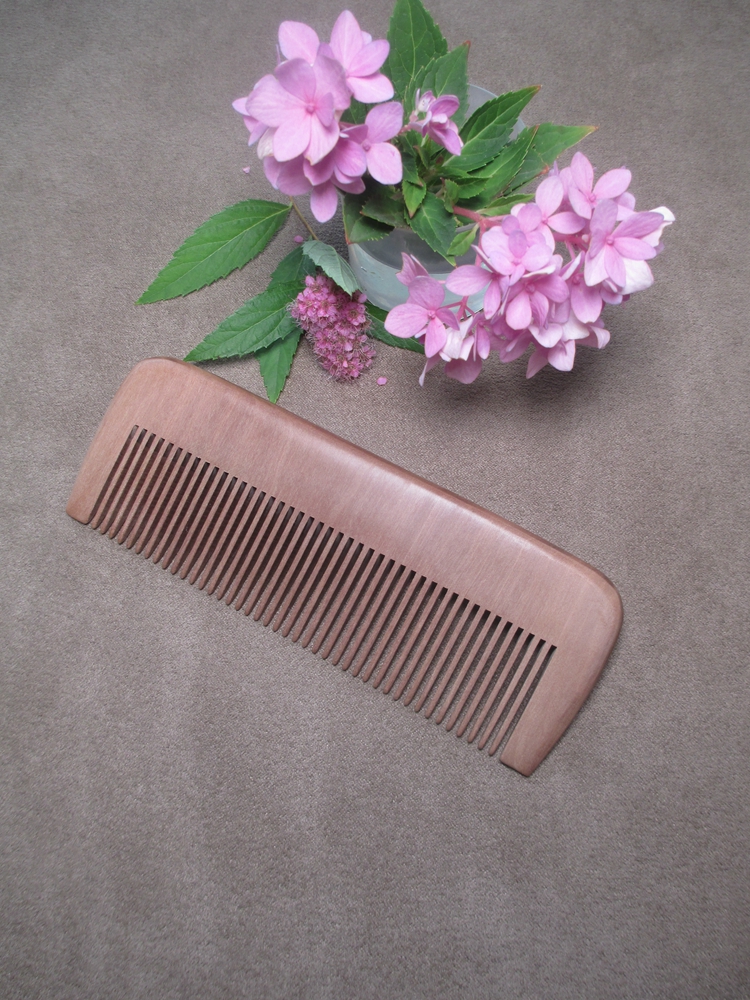天天见天然原木不上油漆桃木梳子