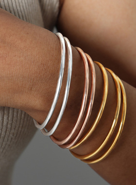 新法式不掉色复古素圈多尺码环形叠戴独特简约手镯钛钢跨境饰品女