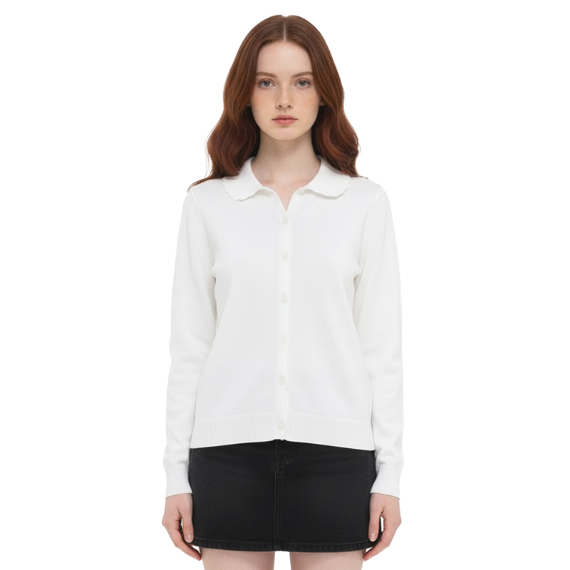 BM娃娃领白色开衫外套