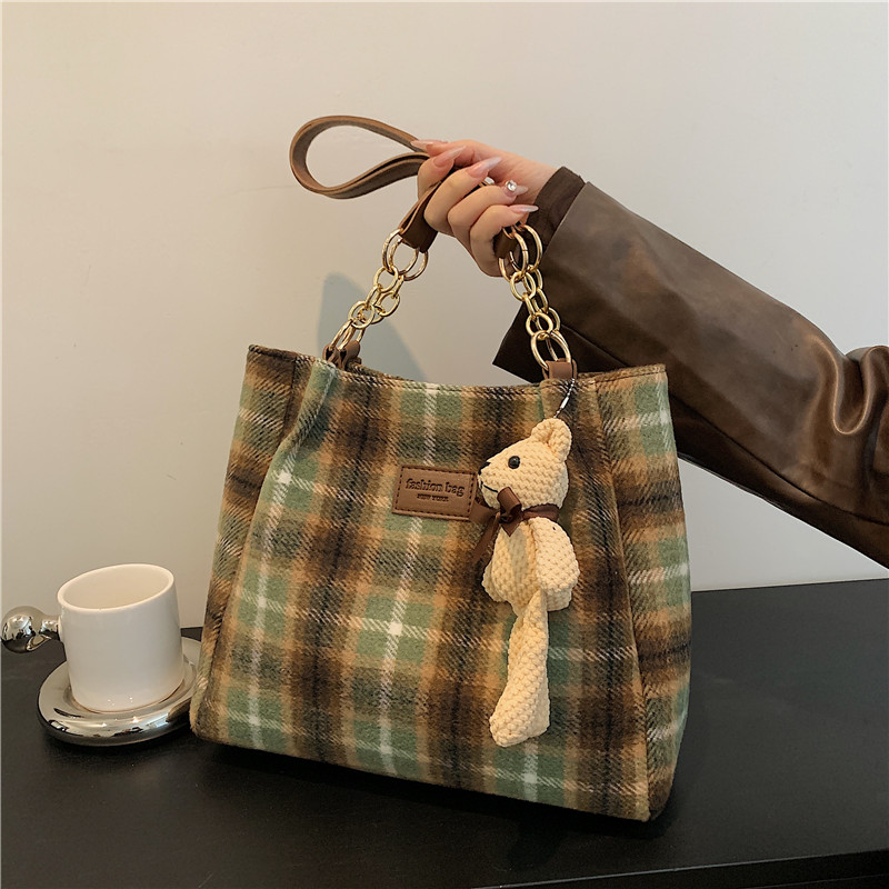 毛呢格子包女秋冬2023新款单肩包