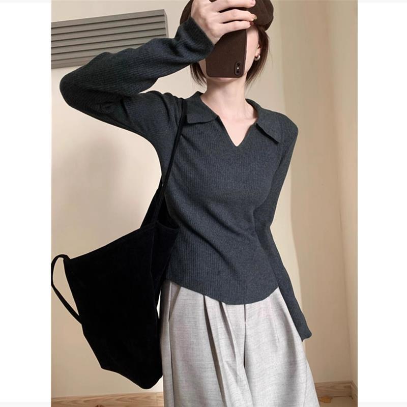 深灰色polo领针织打底衫女大衣内搭2025早秋洋气修身显瘦V领上衣