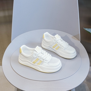 夏季薄款真皮小白鞋女2026新款透气网面休闲单鞋软底轻便运动板鞋