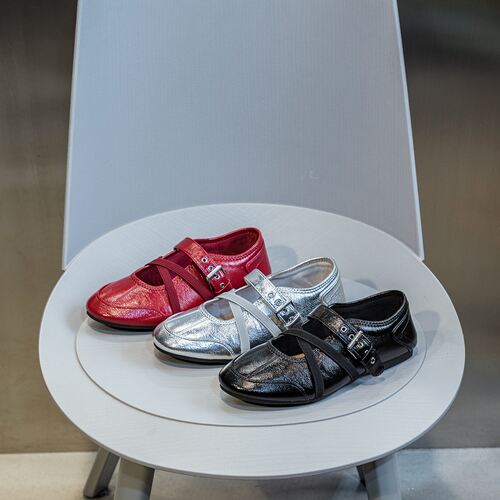 真皮漆皮玛丽珍红色平底浅口单鞋