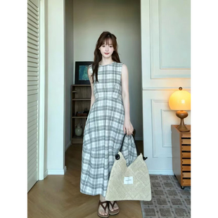 韩系松弛感格纹无袖连衣裙女夏季新款简约收腰显瘦巨好看减龄长裙