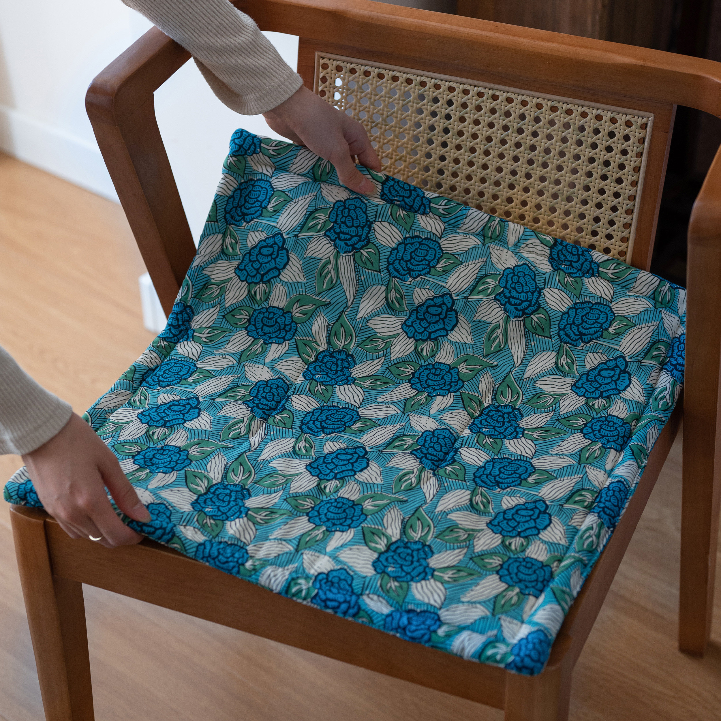 复古蓝玫瑰纯棉坐垫四季通用高颜值餐椅垫家用办公久坐屁股垫