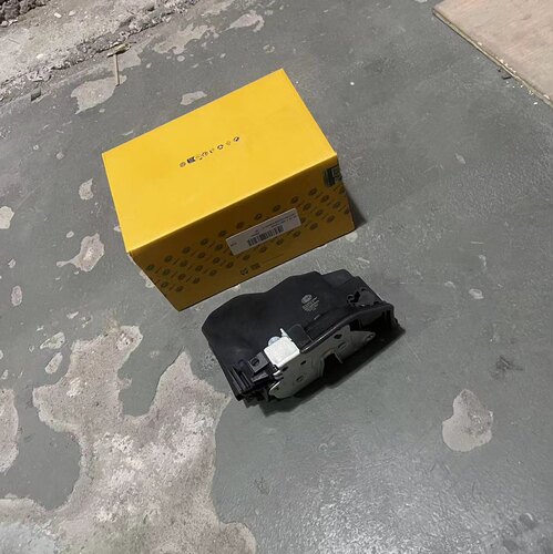 宝马1系F20 3系E90 5系E60F18GTF07 7系F02 X1X3X4X5X6车门锁机