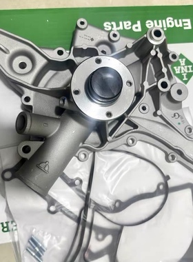 奔驰CLK240CLS500E500G500ML500R500S350唯雅诺威霆M112M113水泵