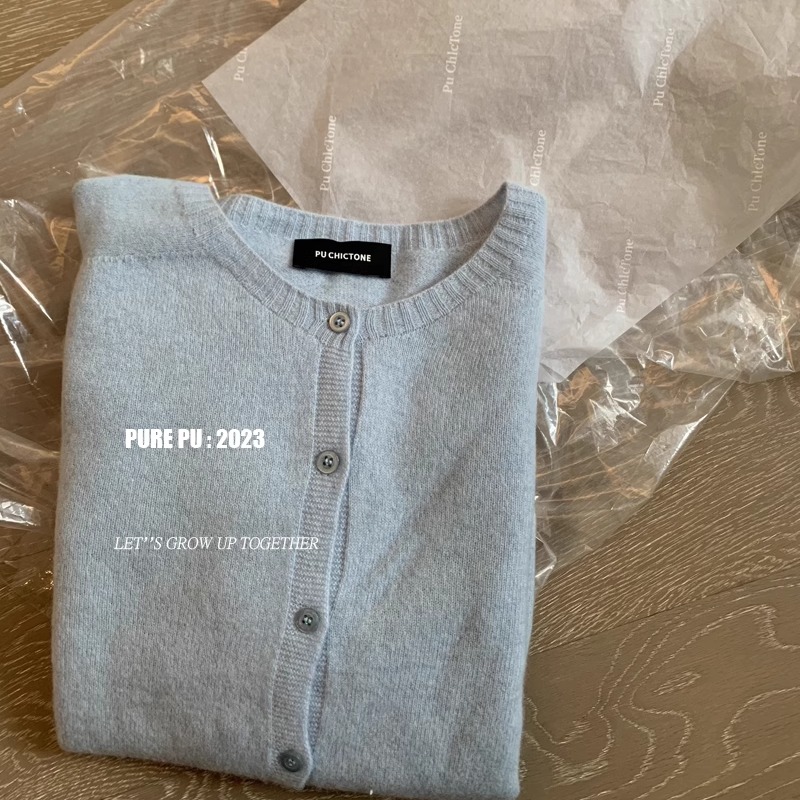 全羊毛一排扣圆领开衫显白针织衫