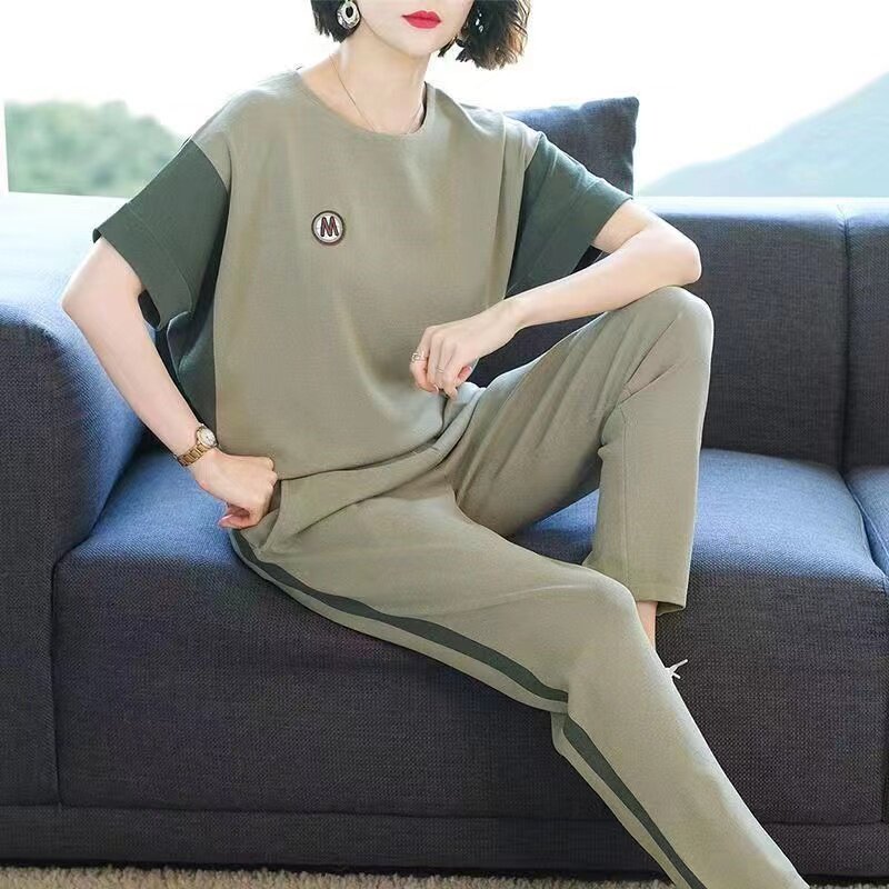 圆领短袖冰丝针织运动套装女士夏季宽松减龄运动服时尚休闲两件套