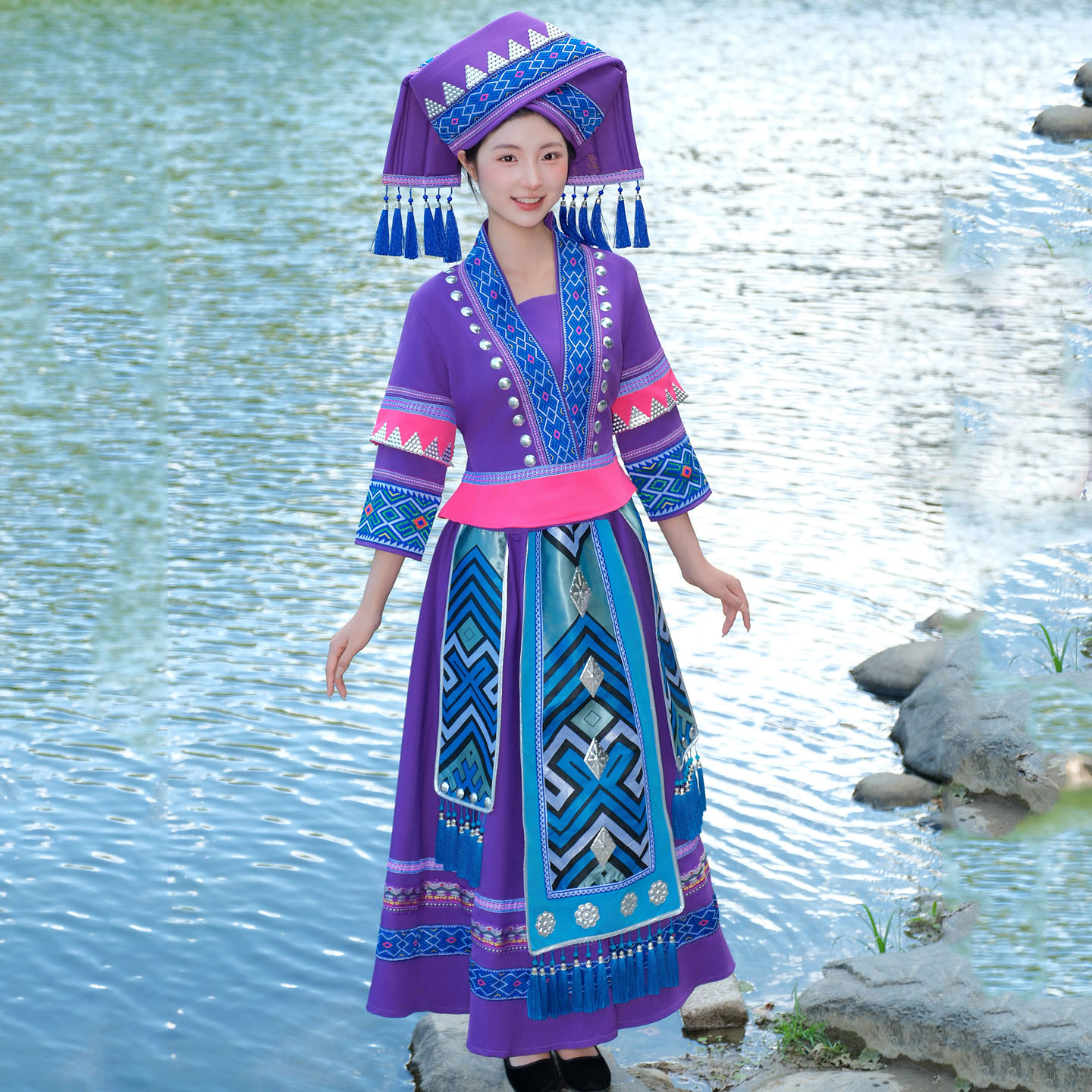 广西壮族少数民族表演服女成人