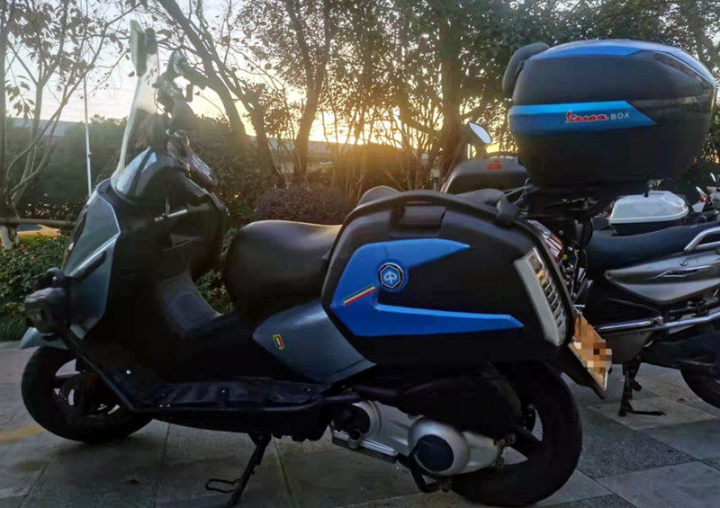 适用宗申比亚乔x7边箱侧箱踏板车byq250t尾架货架防摔护杠保险杠