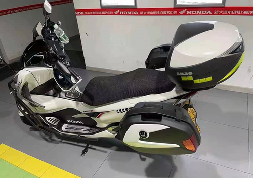 适用本田pcx150边箱尾箱尾架护杠