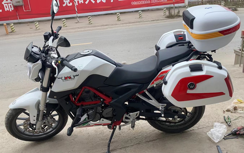 小黄龙250边箱尾架护杠