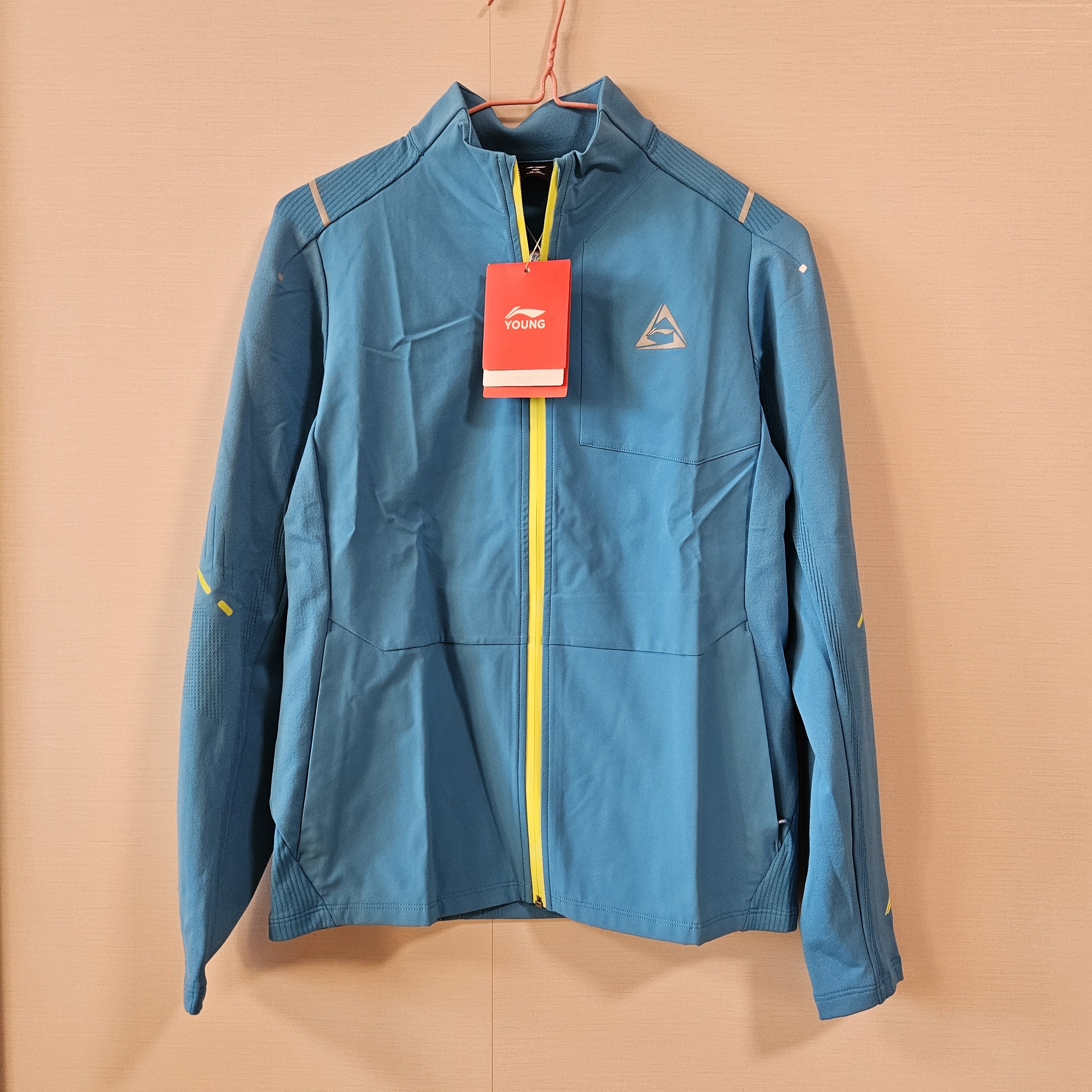 160李家男大童修身综合体能立领反光排汗针织运动外套