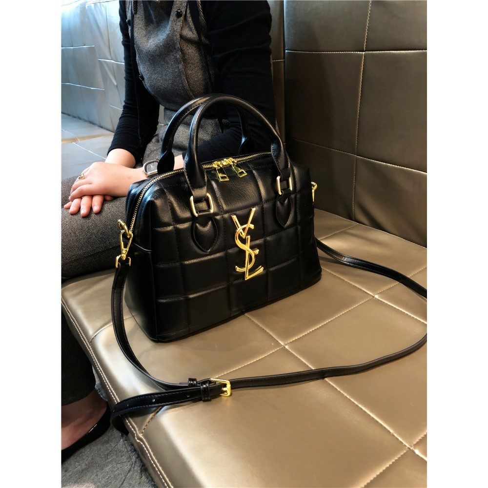 香港品牌高级轻奢感枕头包2025新款小众设计手提包质感单肩斜挎包