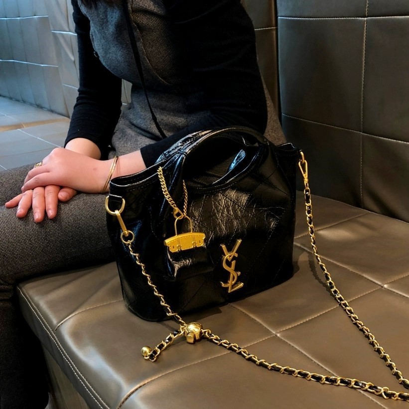 圣罗品牌高级感字母菱格水桶包20