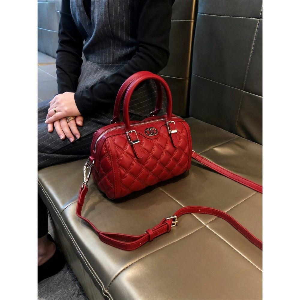 香港品牌波士顿枕头包女包包2025新款手提小包中年妈妈百搭斜挎包