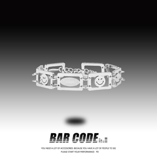 时尚 橄榄球笑脸镂空拼接手链男女夏潮ins嘻哈个性 首饰品 CODE BAR