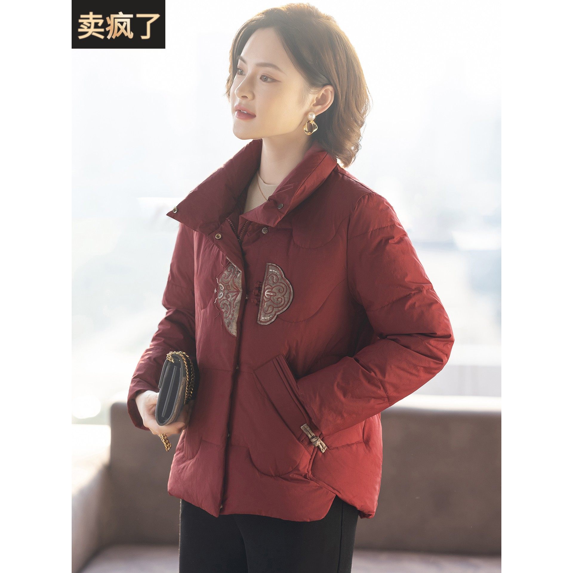 中老年妈妈羽绒服冬装外套2025新款洋气时尚中年妇女秋冬季上衣服