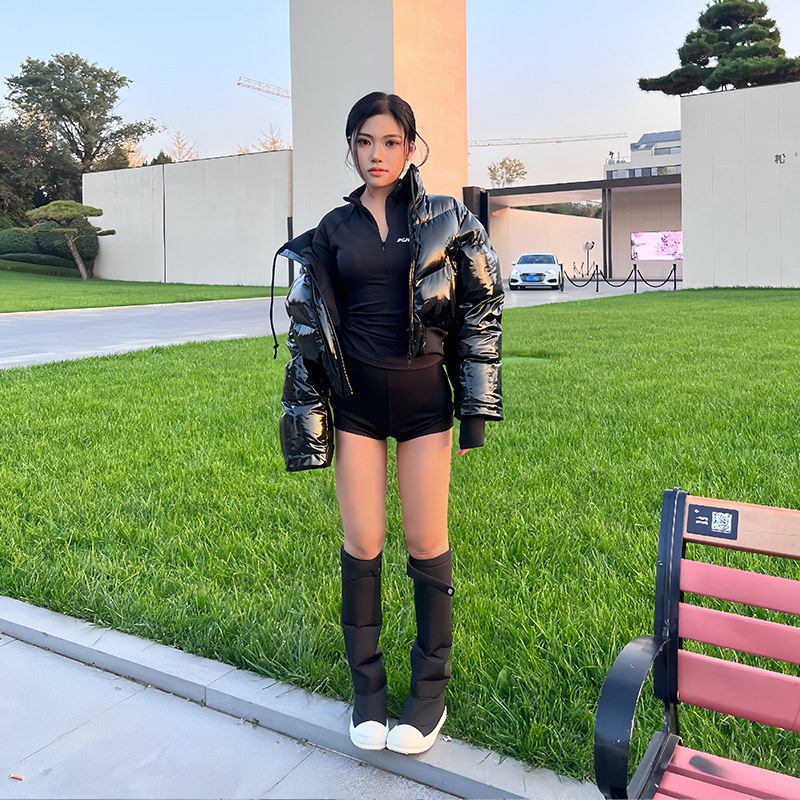 PGND2023 秋冬 黑色立领漆皮短款棉服