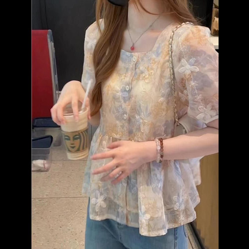 法式方领泡泡袖遮肚子蕾丝衬衫女