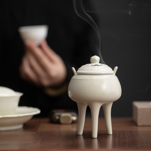 中式定窑白手作三足檀香香炉茶道零配家用陶瓷带盖熏香炉