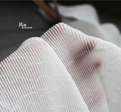 乱纹压褶特殊再造设计师风布料