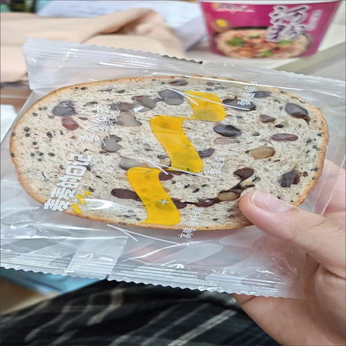 【可代餐】车轮面包全麦吐司果仁早餐黑豆核桃坚果零食麦麦的日记