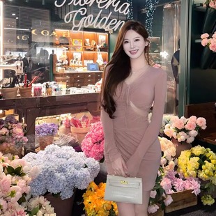 Reneewen 裸粉色两件套 心动瞬间