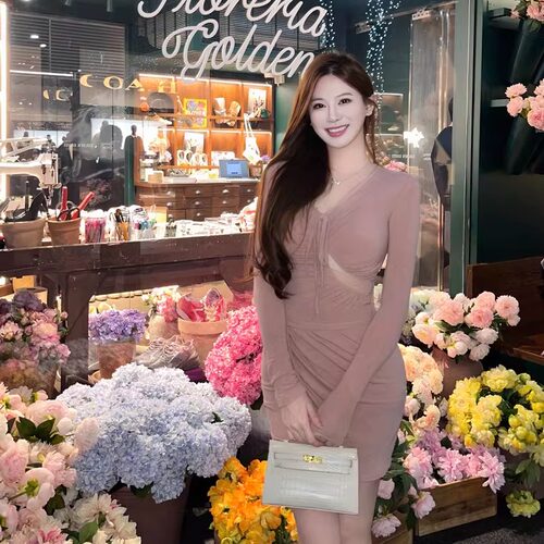 Reneewen【心动瞬间】裸粉色两件套