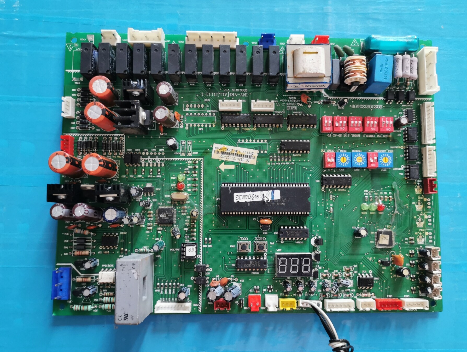 美的V4+中央空调主板 MDV-280/400/DSN1-840 202302120409电源板