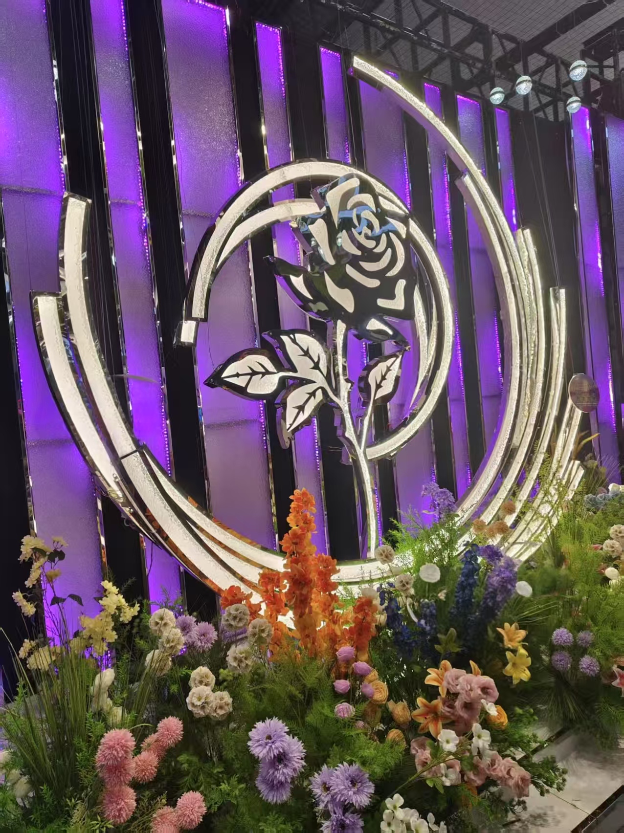 新款婚礼道具舞台背景铁艺发光玫瑰圆形铁艺欧式韩式风格婚礼堂