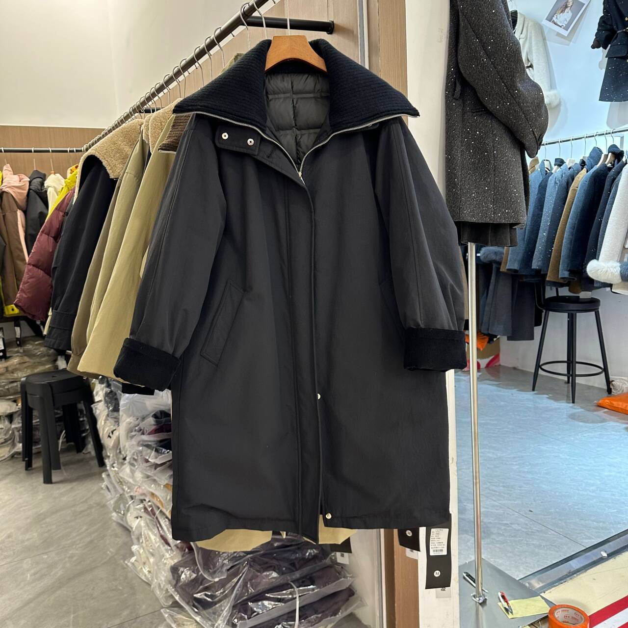 2024新款韩版宽松显瘦长款加厚保暖阔版针织翻领羽绒服风衣外套图片