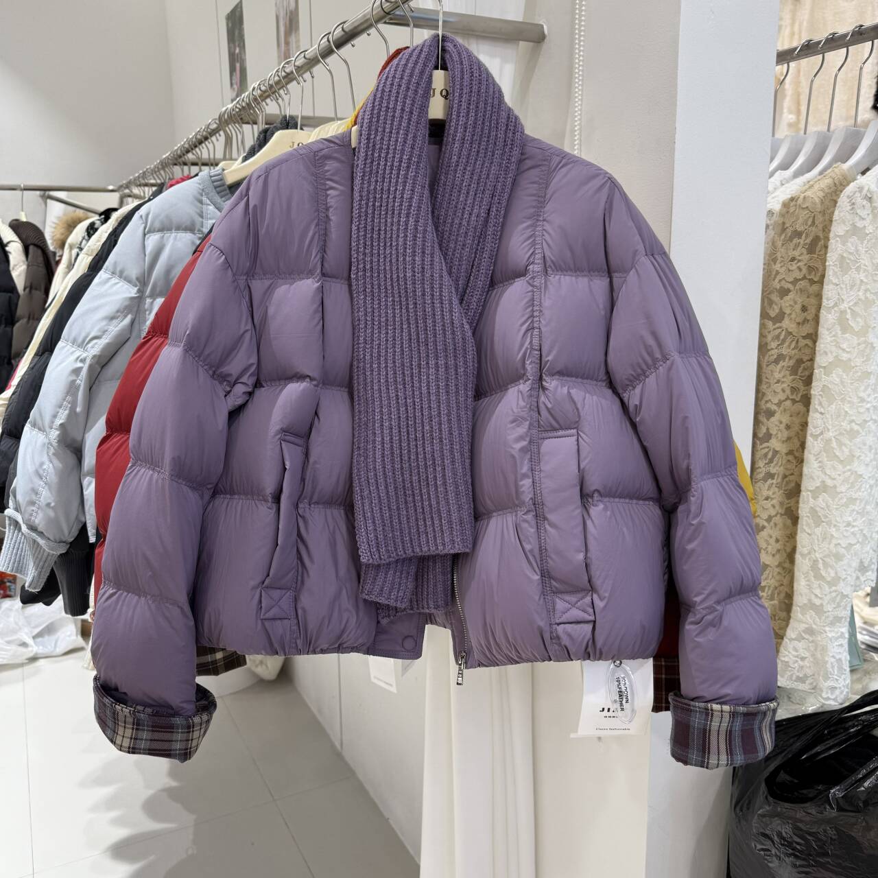 针织围巾90绒羽绒服外套女冬季2025新款白鸭绒保暖格子翻边袖上衣